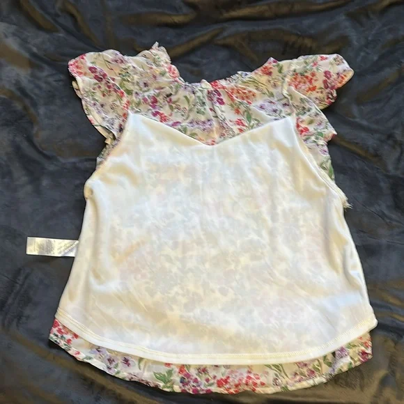 Floral Top - Picture 9 of 10